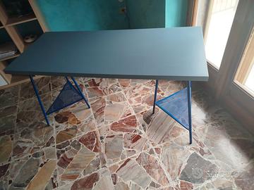 scrivania e tavolo cameretta