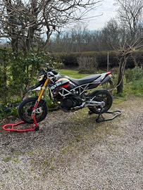 Aprilia dorsoduro 750