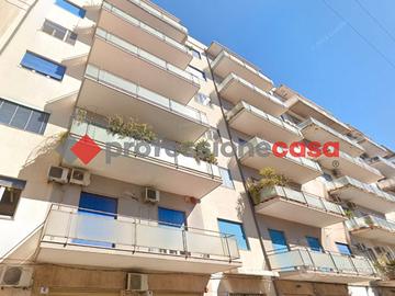 Piazza Santa Maria di Gesù - 4,5 vani ampio