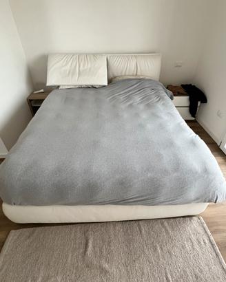 Letto Matrimoniale imbottito bianco contenitore
