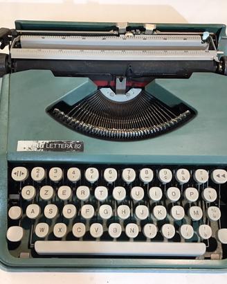 Olivetti lettera 82 con valigetta