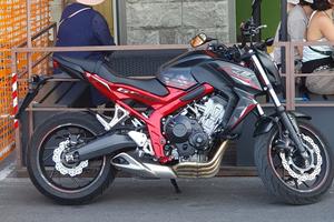 2016 Honda CB650F rosso-nera