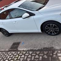 Volvo V 40