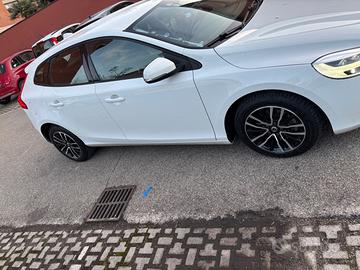 Volvo V 40