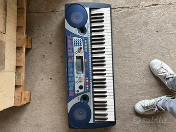 Pianola yamaha psr-260