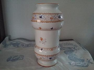 CERAMICA , VASO FIRMATO LIVERANI E SPADONI