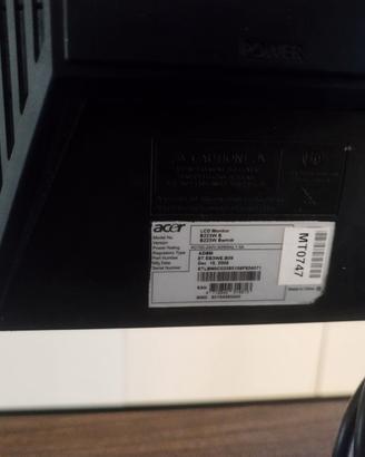 Monitor 23  pollici datato ma di qualita