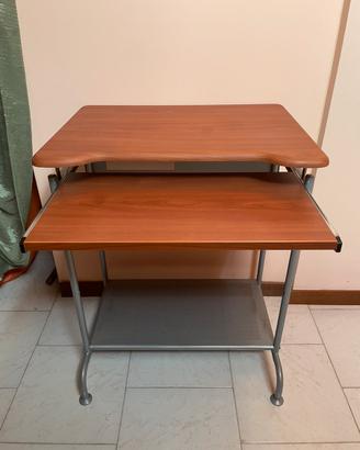 Scrivania con piano estraibile