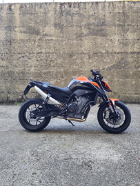 KTM Duke 890