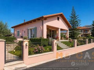 Villa di 90 m² con 4 locali e box auto a Albenga