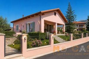 Villa di 90 m² con 4 locali e box auto a Albenga