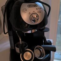 Macchina caffè pari a nuova con cappuccinatore