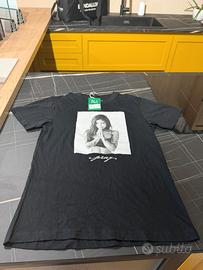 T-shirt nera HIGGINS con stampa “pray”