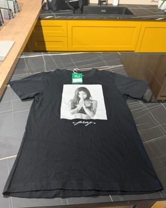 T-shirt nera HIGGINS con stampa “pray”