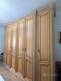 Armadio vintage in legno massello decorato 6 ante