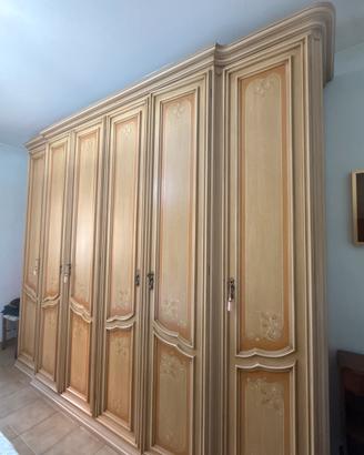 Armadio vintage in legno massello decorato 6 ante