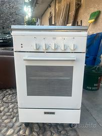 Cucina a gas con forno