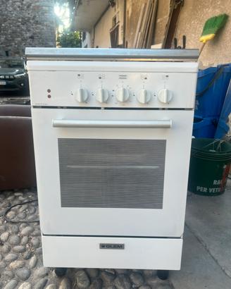 Cucina a gas con forno