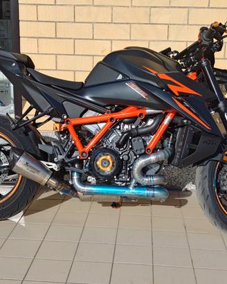Ktm 1390 super duke superduke nuova solo 2000 km