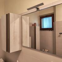 Arredo bagno, 2 colonne + specchio e colonnina