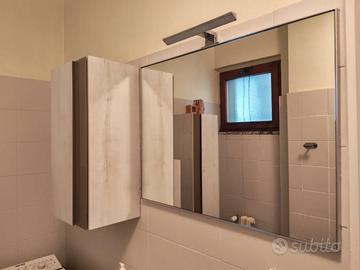 Arredo bagno, 2 colonne + specchio e colonnina