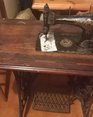Antica macchina da cucire HAID & NEU con mobile