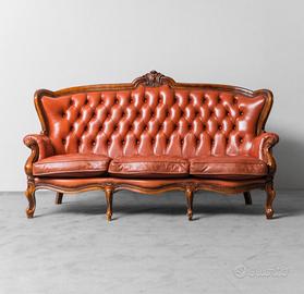 divano antiquariato vintage in pelle Chesterfield
