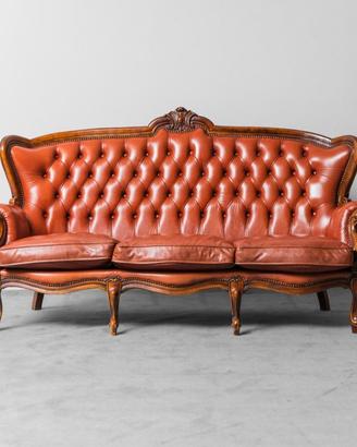 divano antiquariato vintage in pelle Chesterfield