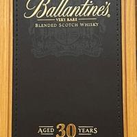 Ballantines Aged 30 Years in astuccio legno