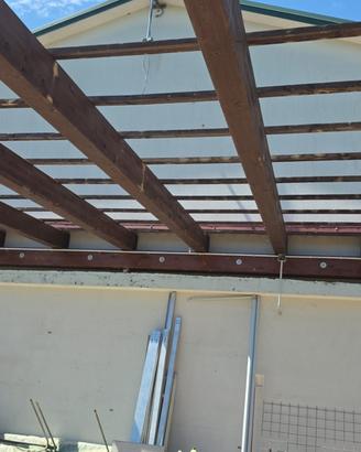Tettoia in legno