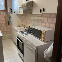 Cucina completa con elettrodomestici