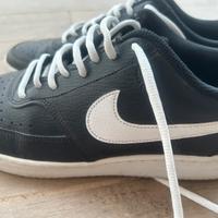 Scarpa Nike nera
