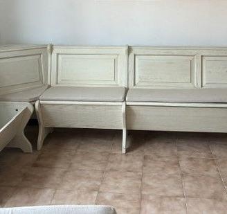 PANCA ANGOLARE LEGNO CON CONTENITORE