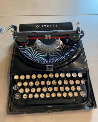 Macchina da scrivere Olivetti MP1