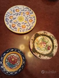 tris piatti in ceramica 