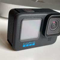 GoPro HERO 11 con accessori