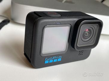 GoPro HERO 11 con accessori