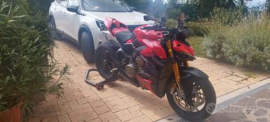 streefighter v4s