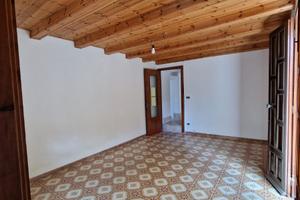 Ampia casa indipendente via Dante Alighieri,