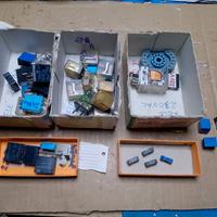 lotto di relè per montaggi elettronici 