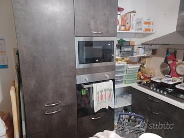Cucina completa di elettrodomestici