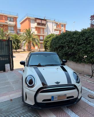 MINI Cooper IV F55 12/2021 5p 1.5 Classic Auto