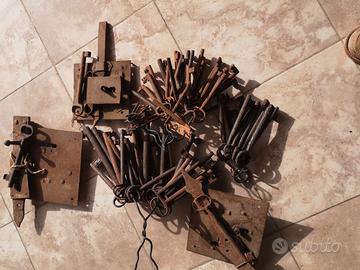 chiavi  e serrature vintage