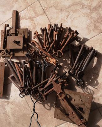 chiavi  e serrature vintage