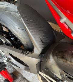 PARAFANGO POSTERIORE CARBONIO DUCATI STREETFIGHTER