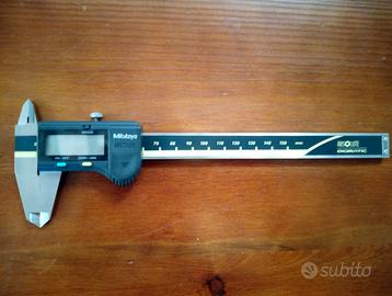 Calibro vernier digitale Mitutoyo 150mm CD-15CPX