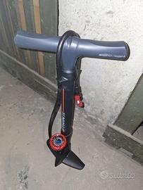 Pompa bici Decathlon Btwin 500