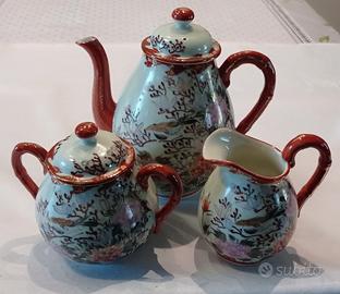 Teiera, Lattiera e zuccheriera in porcellana Kutan