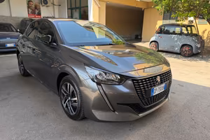 Peugeot 208 1.2 benzina 2023