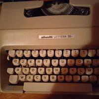 Macchina da scrivere vintage 